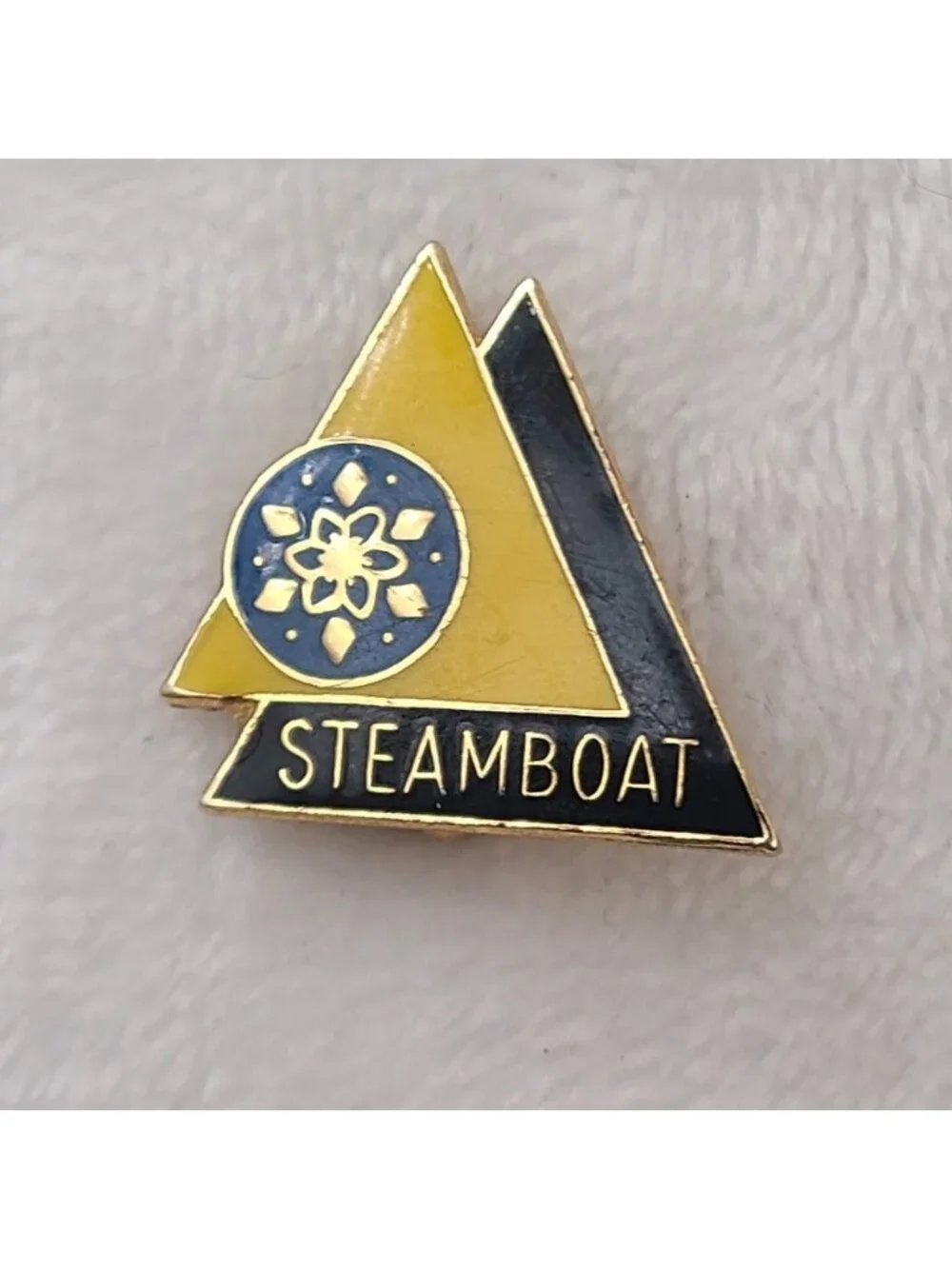 Vintage Steamboat Colorado Ski Resort Enamel Lapel Pin Snowflake Souvenir